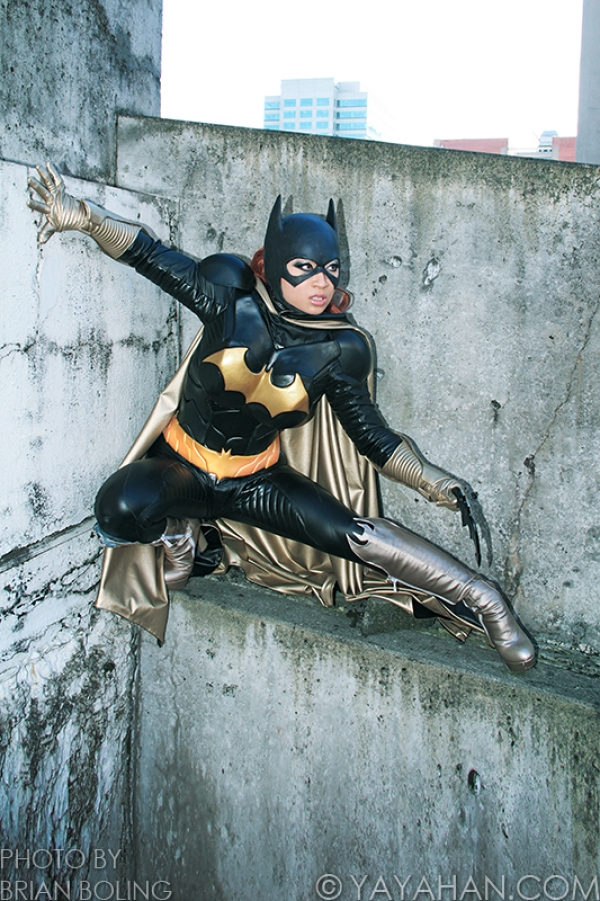 batgirl-wall_600_901_s.jpg