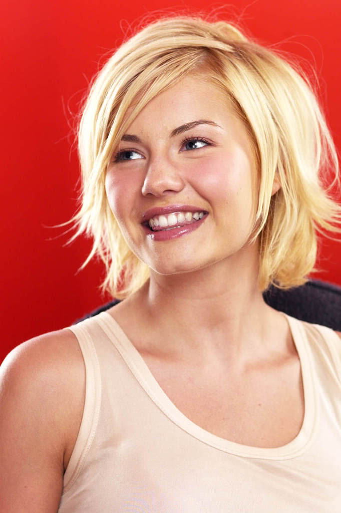 Elisha-Cuthbert-020