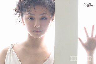 0900495zaarqr9r01vakqu