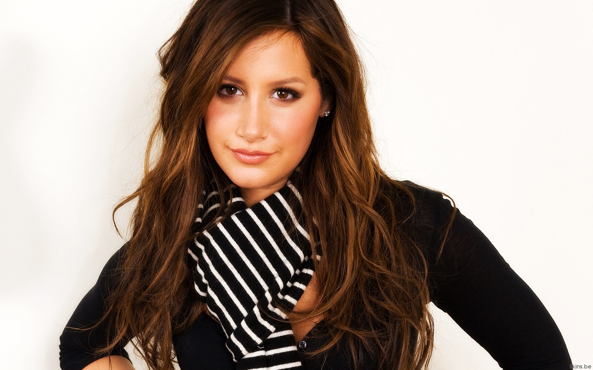 ashley-tisdale-1920x1200-34718