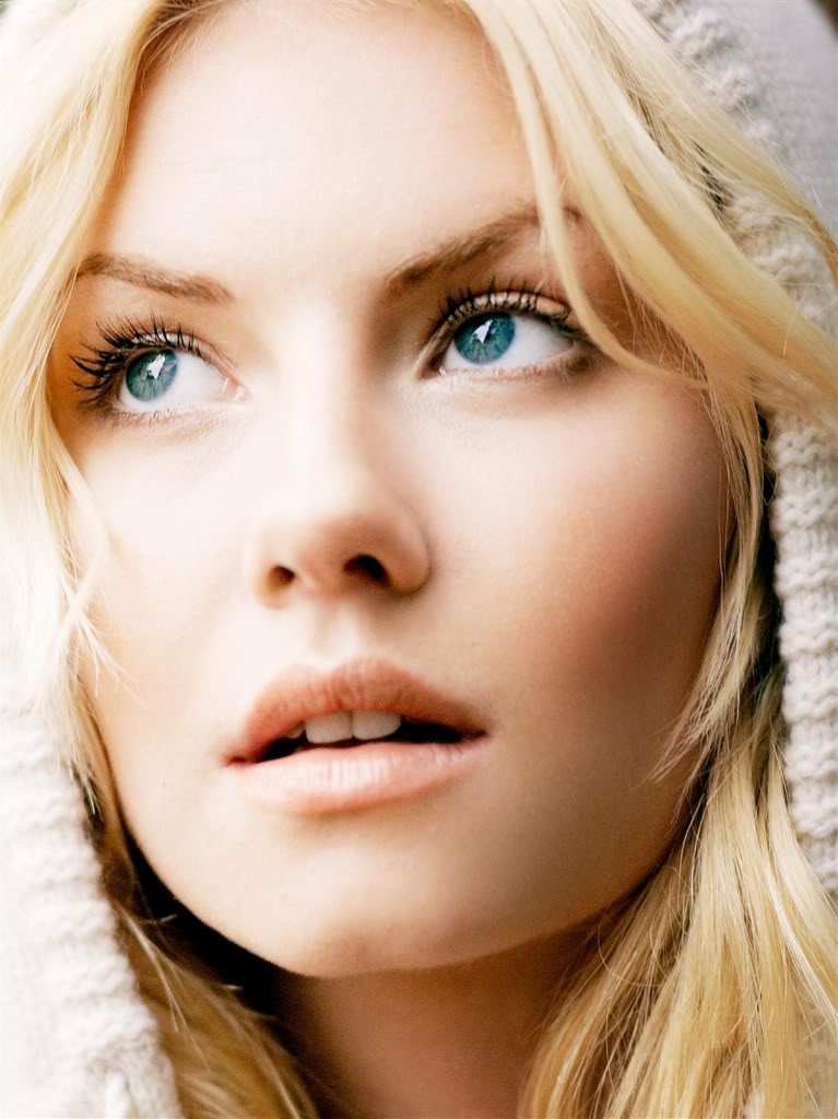 Elisha-Cuthbert-001