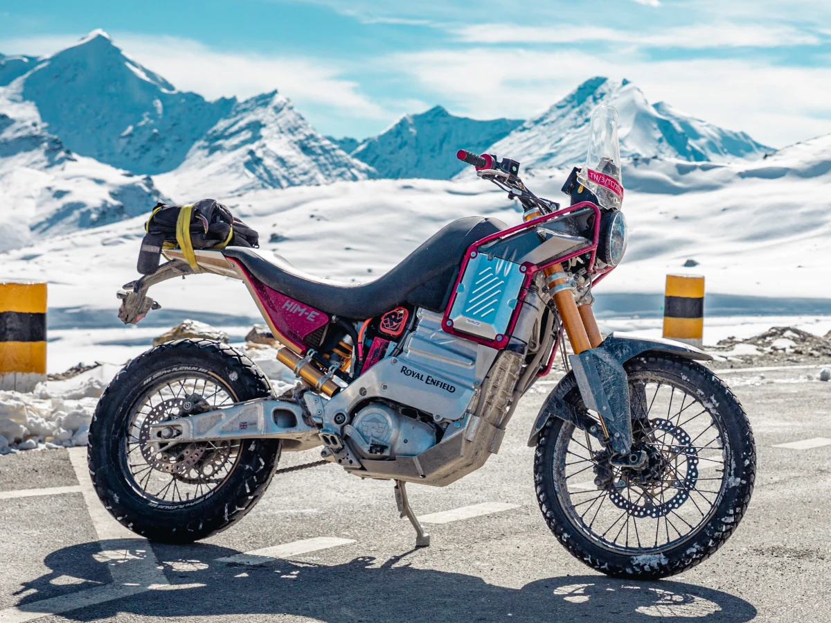 Royal-Enfield-_Electric-Himalayan-_20231115_00