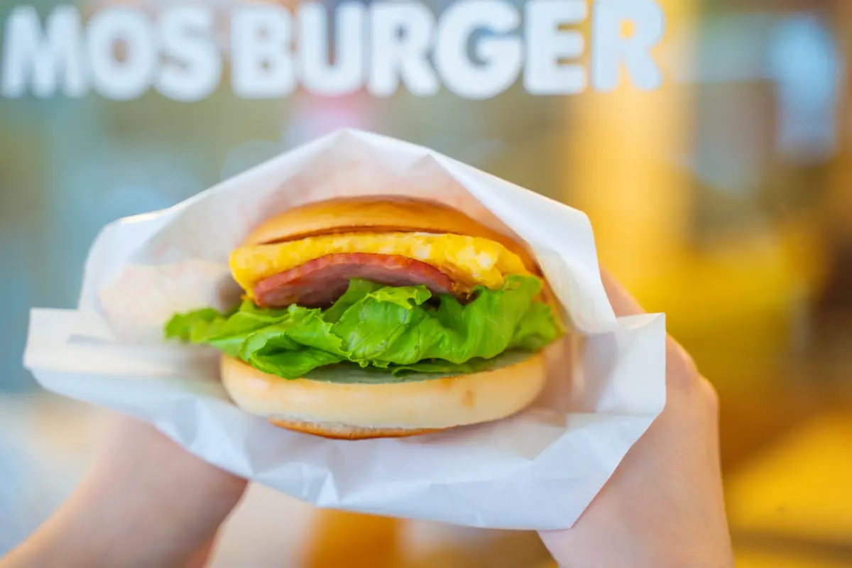 1765783691073-c6729eadeb104056b30f92877a8cb213-1200x800