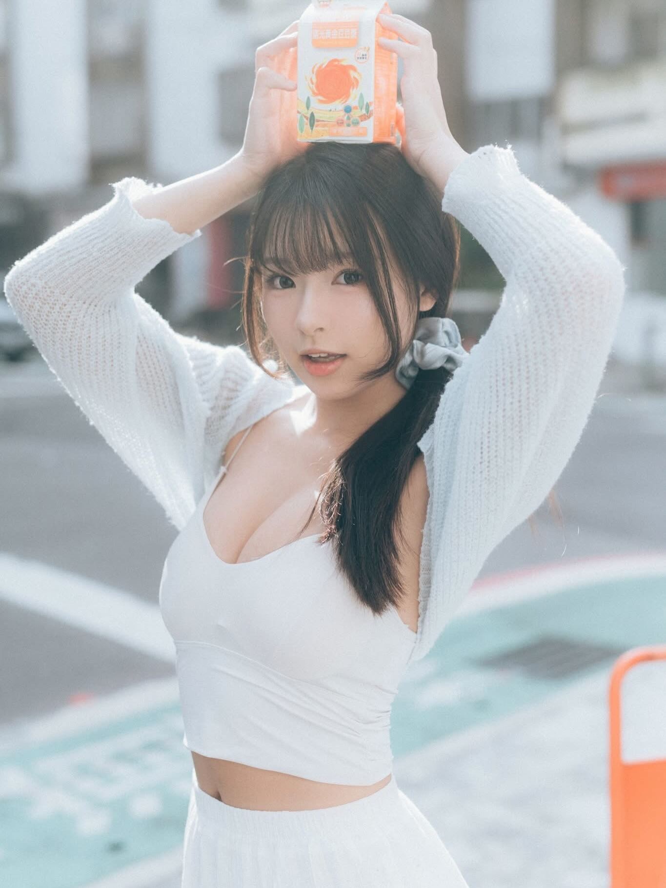 ia_1700000019.jpg
