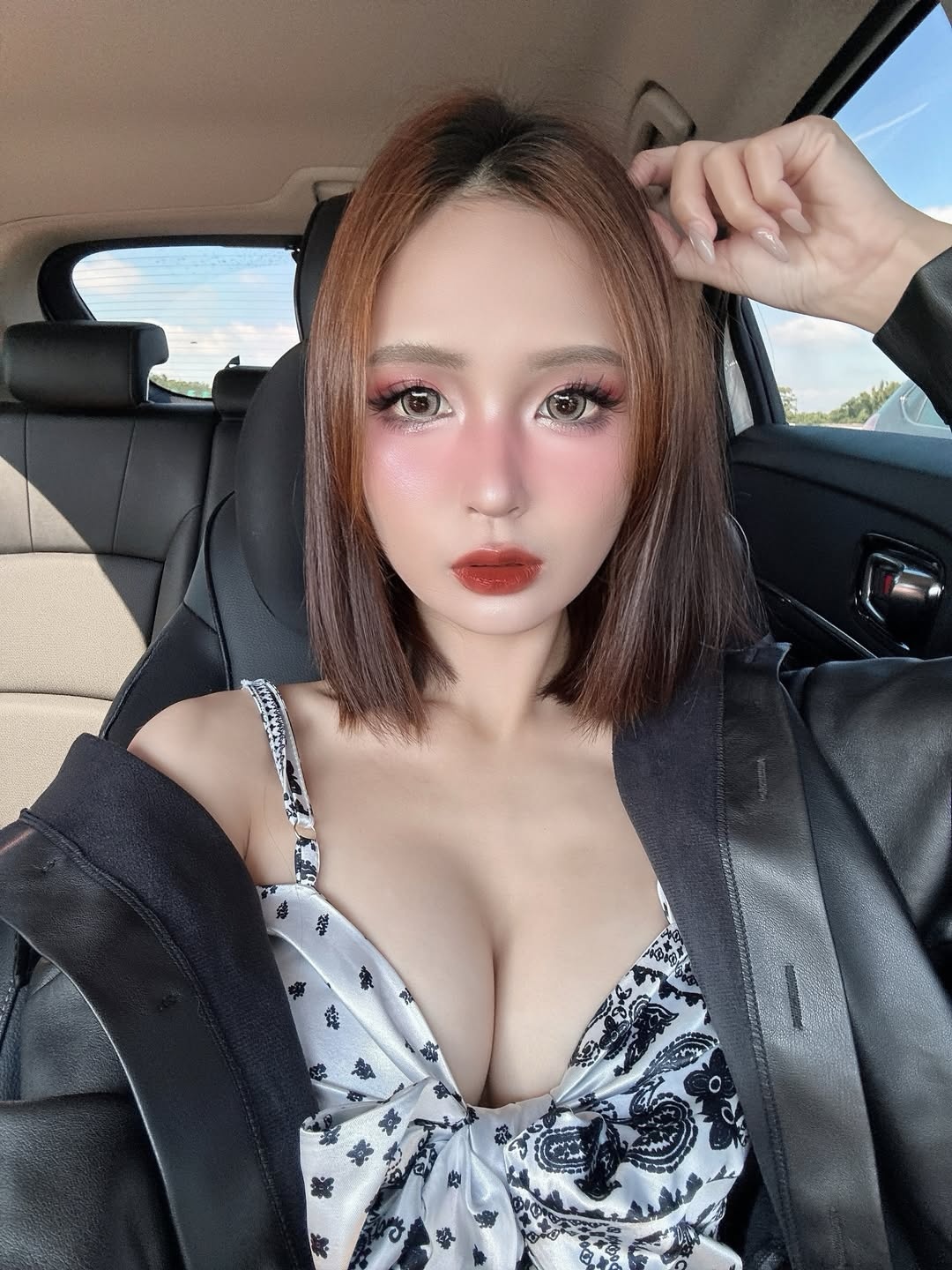 ia_700000012.jpg
